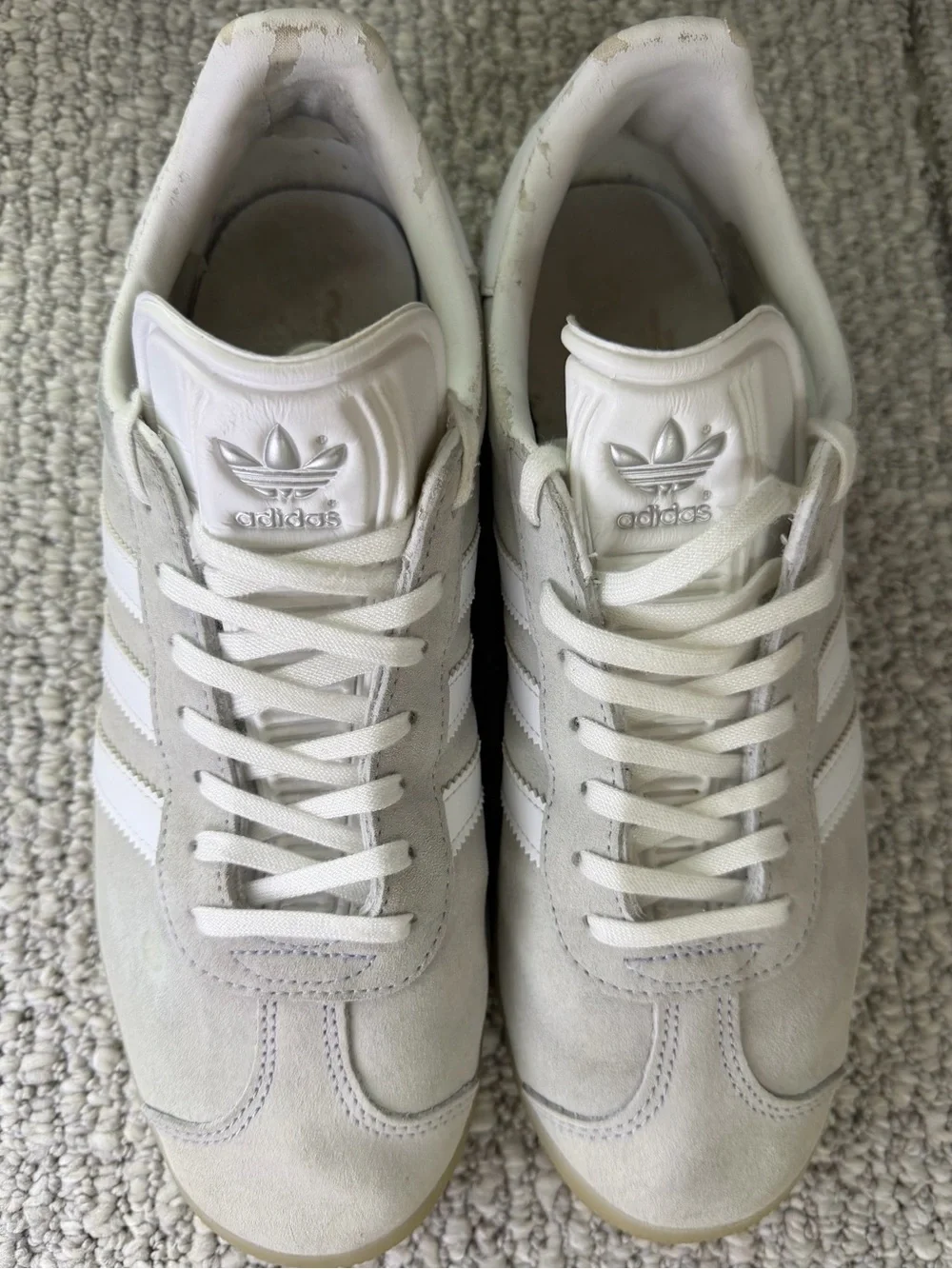 adidas Gazelle Suede Sneakers in Light Gray & White with Gum Sole Women’s Size 9 - Picture 5 of 13